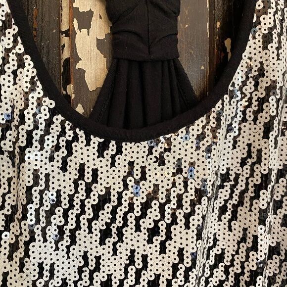 My Michelle sequined tank top. Size Large. - Picture 3 of 6